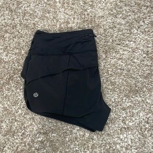 Size 4 lululemon shorts